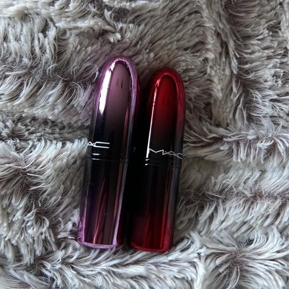 TWO mac cosmetics love me lipsticks NIB - Picture 6 of 8